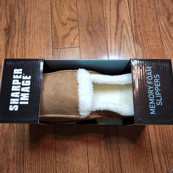 NIB Sharper Image Memory Foam Slippers, Men's 9/10, Womens 10/11 - Picture 4 of 5